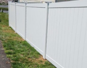white catoctin style fence