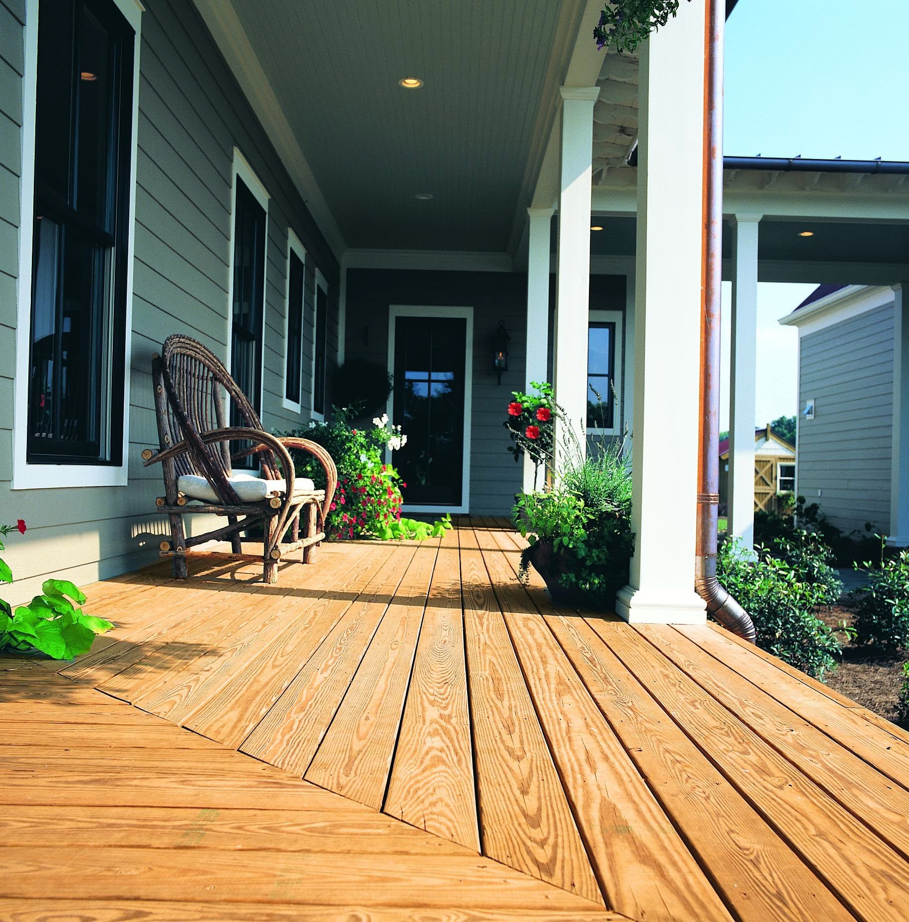 A beautifully designed and constructed deck supplied by Ladiesburg Lumber.